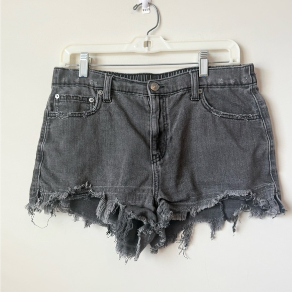 Aerie Charcoal Frayed lightweight denim Shorts size medium - Picture 1 of 5